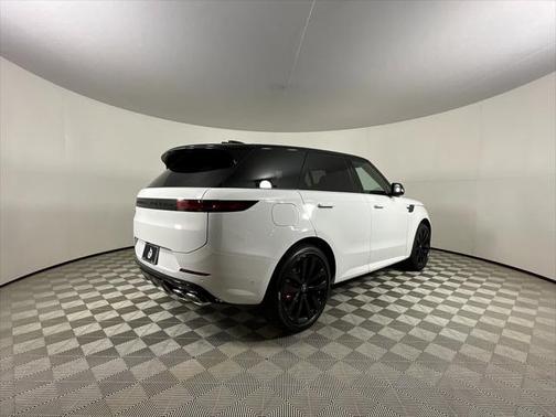 2025 Land Rover Range Rover Sport SE