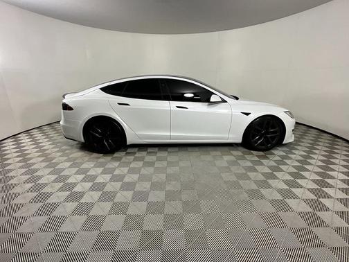 2021 Tesla Model S Plaid