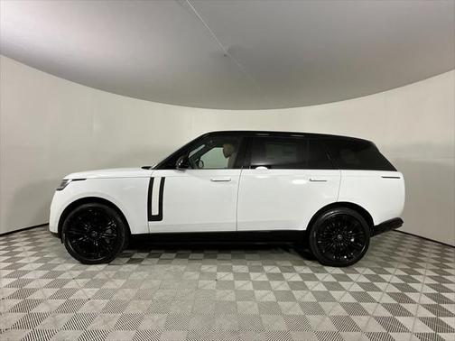 2025 Land Rover Range Rover P530 SE 7 Seat