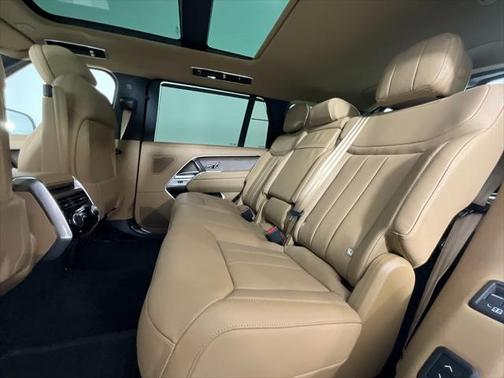 2025 Land Rover Range Rover P530 SE 7 Seat
