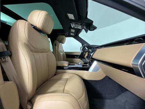 2025 Land Rover Range Rover P530 SE 7 Seat