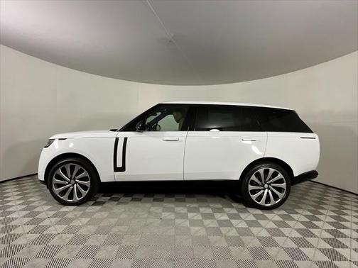 2025 Land Rover Range Rover P530 SE 7 Seat