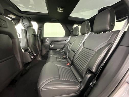 2026 Land Rover Discovery S