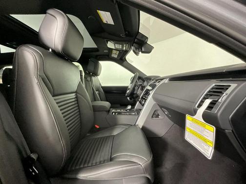 2026 Land Rover Discovery S