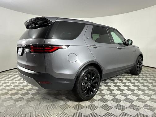 2026 Land Rover Discovery S