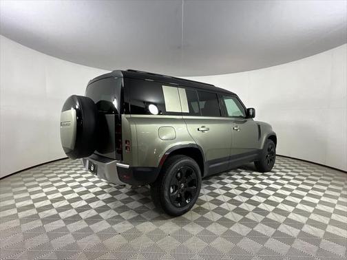 2025 Land Rover Defender 110 P400 S
