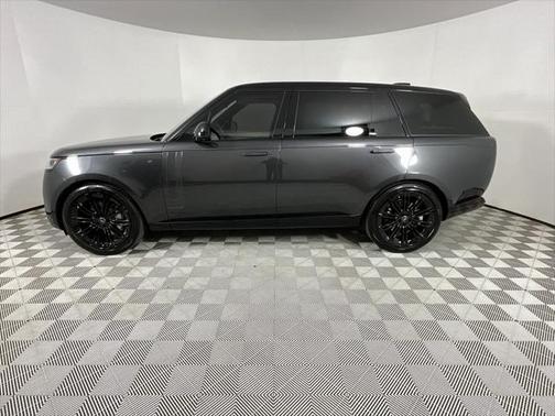 2024 Land Rover Range Rover P530 SE