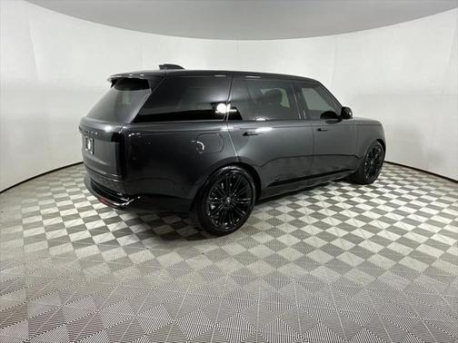 2024 Land Rover Range Rover P530 SE