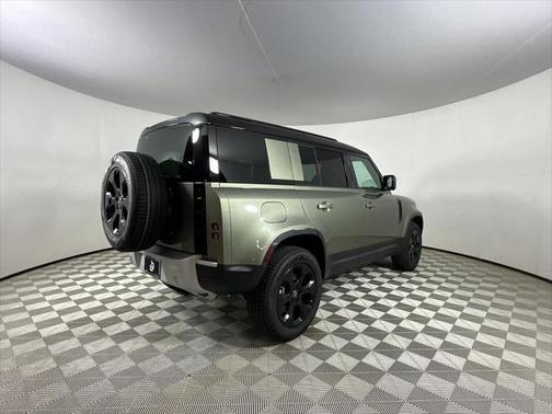 2025 Land Rover Defender 110 P400 S