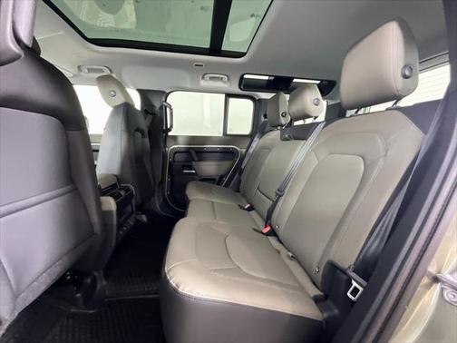 2025 Land Rover Defender 110 P400 S
