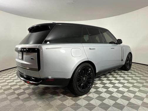 2023 Land Rover Range Rover P530 SE