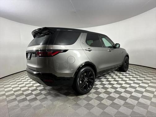 2025 Land Rover Discovery P360 Dynamic SE