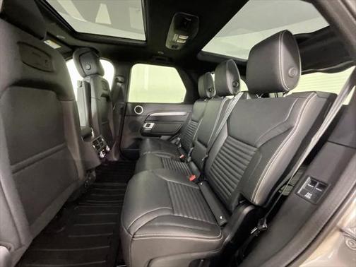 2025 Land Rover Discovery P360 Dynamic SE