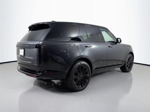 Carpathian Grey Premium Metallic 2026 Land Rover Range Rover P530 SE