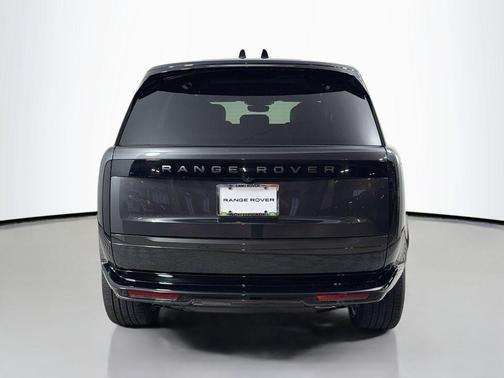 Carpathian Grey Premium Metallic 2026 Land Rover Range Rover P530 SE