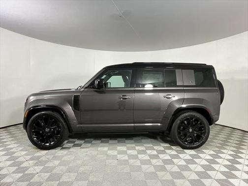 2025 Land Rover Defender 110 V8