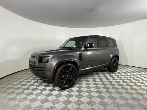 2025 Land Rover Defender 110 V8