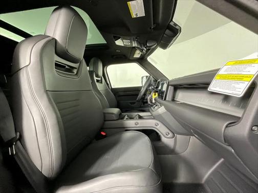 2025 Land Rover Defender 110 V8