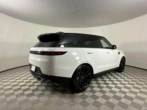 2025 Land Rover Range Rover Sport SE