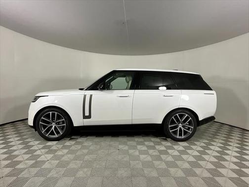 2025 Land Rover Range Rover P530 SE