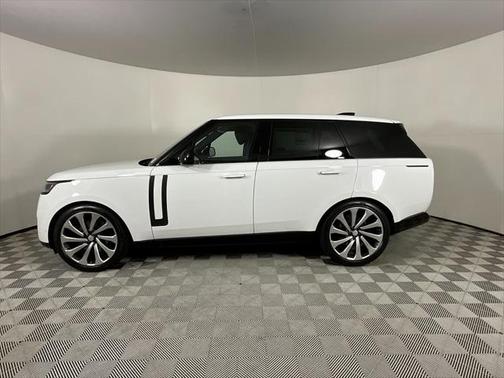 2025 Land Rover Range Rover P530 SE
