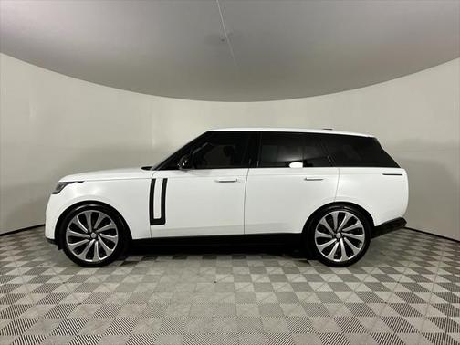 2025 Land Rover Range Rover P530 SE