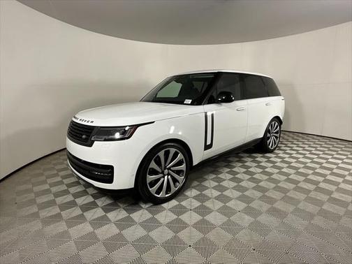 2025 Land Rover Range Rover P530 SE