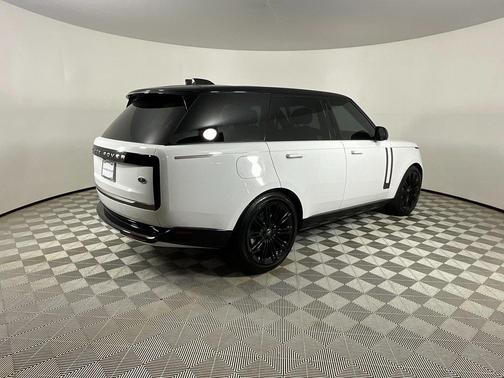 2023 Land Rover Range Rover P530 SE