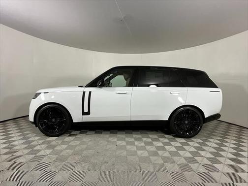 2025 Land Rover Range Rover P400 SE 7 Seat