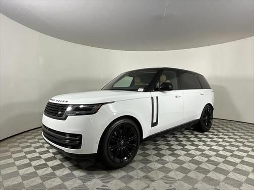 2025 Land Rover Range Rover P400 SE 7 Seat