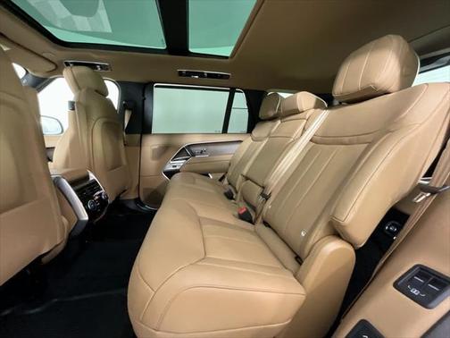 2025 Land Rover Range Rover P400 SE 7 Seat