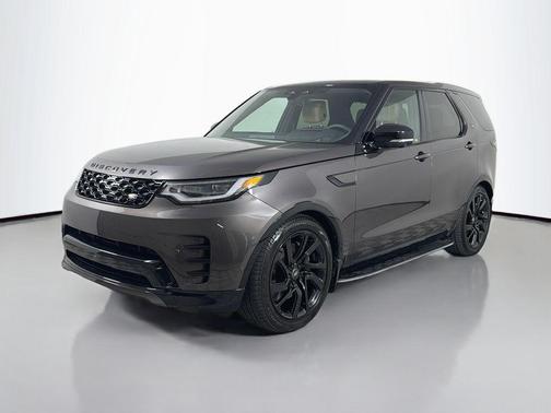 Lantau Bronze Metallic 2024 Land Rover Discovery P360 Dynamic SE