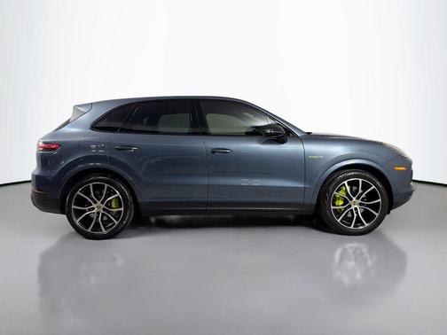 Jet Black Metallic 2019 Porsche Cayenne Cayenne E-Hybrid