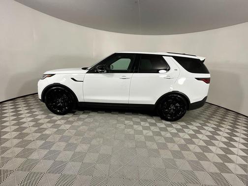 2025 Land Rover Discovery P300 S
