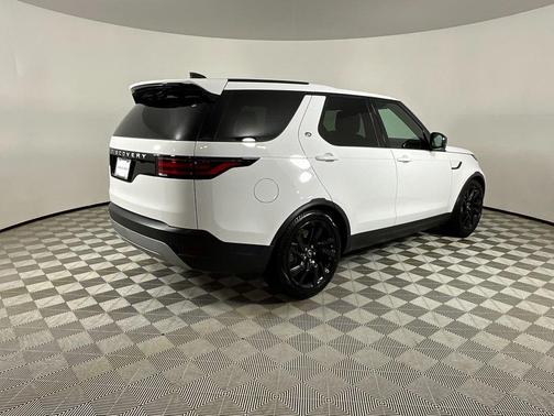 2025 Land Rover Discovery P300 S