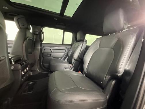 2025 Land Rover Defender 130 P400 S