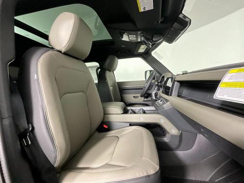 2025 Land Rover Defender 110 P400 S