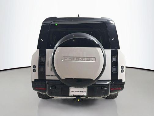 Borasco Grey Metallic 2026 Land Rover Defender P400 X-Dynamic SE