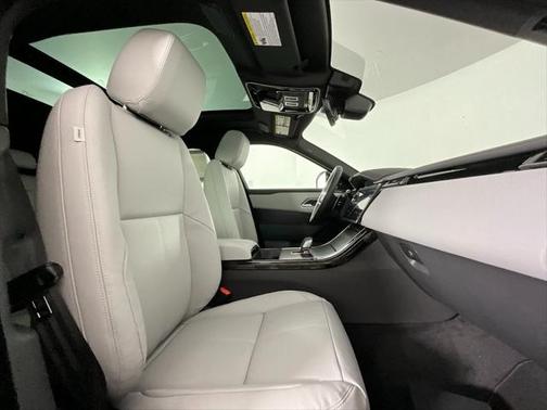 2026 Land Rover Range Rover Velar P250 SE R-Dynamic