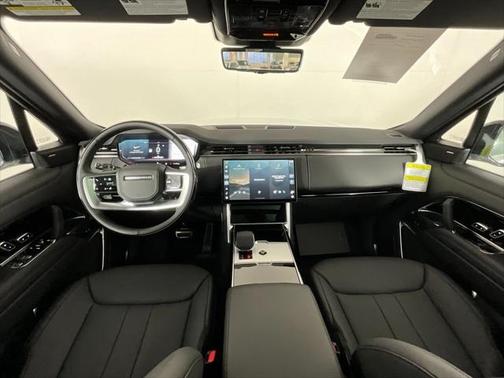 2025 Land Rover Range Rover P530 SE 7 Seat