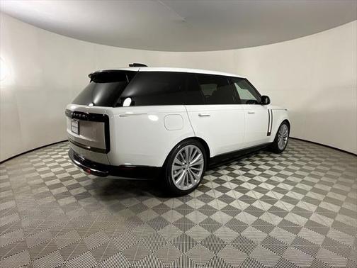 2025 Land Rover Range Rover P530 SE 7 Seat