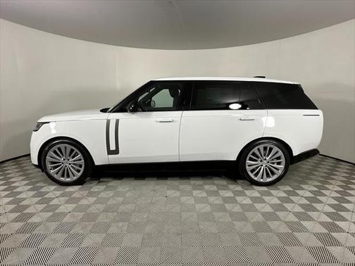 2025 Land Rover Range Rover P530 SE 7 Seat