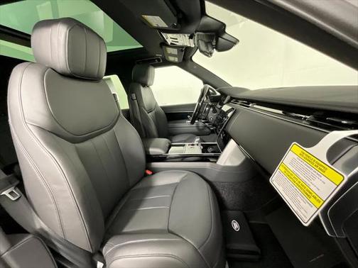 2025 Land Rover Range Rover P530 SE 7 Seat