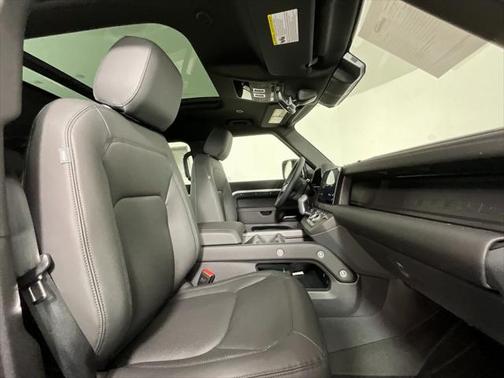 2025 Land Rover Defender 110 P300