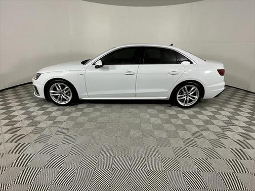 2023 Audi A4 45 S line Premium Plus