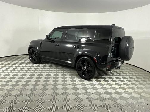 2024 Land Rover Defender 110 V8