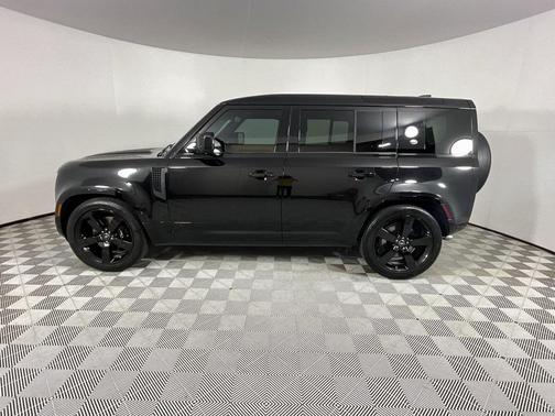 2024 Land Rover Defender 110 V8