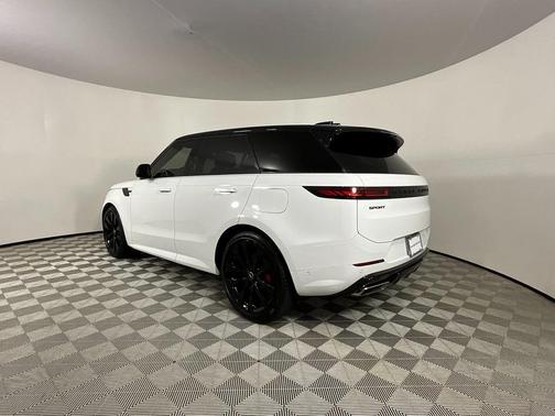 2025 Land Rover Range Rover Sport SE