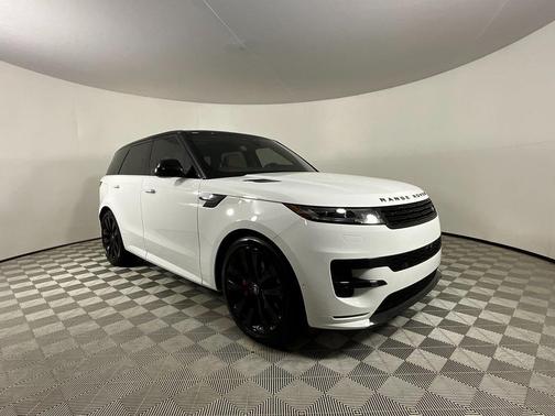 2025 Land Rover Range Rover Sport SE