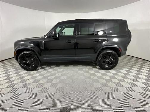 2024 Land Rover Defender 110 P300